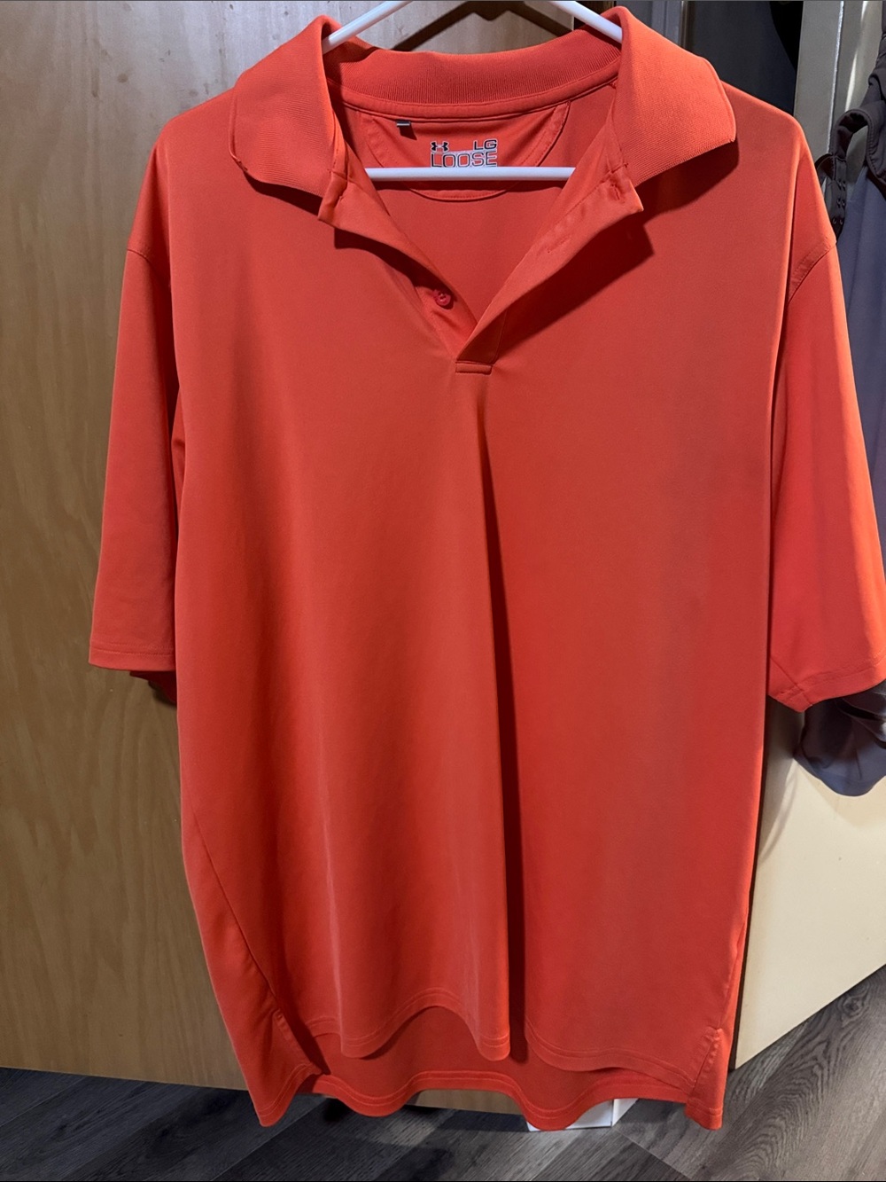 Men’s Orange under armour Top